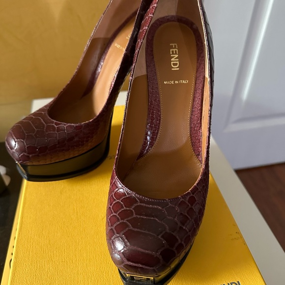 Fendi Burgundy Python Embossed Leather Platform Pumps Size 39 - Picture 3 of 5